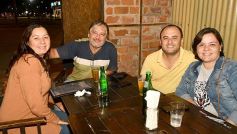 Foto de la galería: Noche de sábado y encuentro con amigos en la zona de El Brete de Posadas