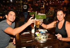 Foto de la galería: Noche de sábado y encuentro con amigos en la zona de El Brete de Posadas