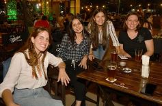 Foto de la galería: Noche de sábado y encuentro con amigos en la zona de El Brete de Posadas