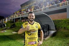 Foto de la galería: Crucero festejó en casa y lidera su zona en el Federal A