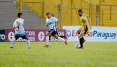 Foto de la galería: Crucero festejó en casa y lidera su zona en el Federal A