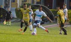 Foto de la galería: Crucero festejó en casa y lidera su zona en el Federal A