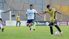 Foto de la galería: Crucero festejó en casa y lidera su zona en el Federal A