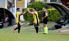 Foto de la galería: Crucero festejó en casa y lidera su zona en el Federal A