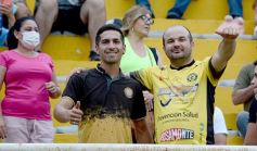 Foto de la galería: Crucero festejó en casa y lidera su zona en el Federal A