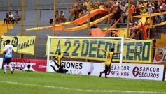 Foto de la galería: Crucero festejó en casa y lidera su zona en el Federal A