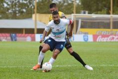 Foto de la galería: Crucero festejó en casa y lidera su zona en el Federal A