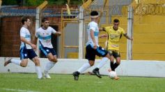 Foto de la galería: Crucero festejó en casa y lidera su zona en el Federal A