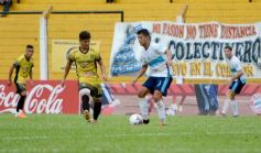 Foto de la galería: Crucero festejó en casa y lidera su zona en el Federal A