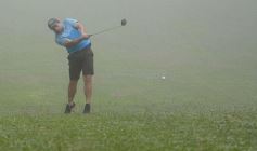 Foto de la galería: El Torneo Apertura de Golf del Tacurú brilló con neblina incluida