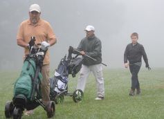 Foto de la galería: El Torneo Apertura de Golf del Tacurú brilló con neblina incluida