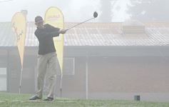 Foto de la galería: El Torneo Apertura de Golf del Tacurú brilló con neblina incluida