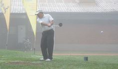 Foto de la galería: El Torneo Apertura de Golf del Tacurú brilló con neblina incluida