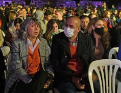 Foto de la galería: Celebración, fe y emoción en la Misa Popular de las Misiones del Jueves Santo