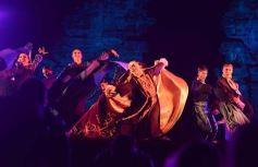 Foto de la galería: Celebración, fe y emoción en la Misa Popular de las Misiones del Jueves Santo