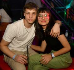 Foto de la galería: Festejos y mucho baile en la noche de viernes en Posadas