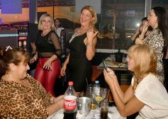 Foto de la galería: Festejos y mucho baile en la noche de viernes en Posadas