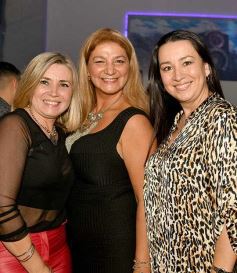 Foto de la galería: Festejos y mucho baile en la noche de viernes en Posadas