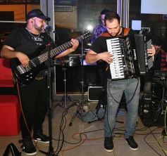 Foto de la galería: Festejos y mucho baile en la noche de viernes en Posadas