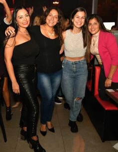 Foto de la galería: Festejos y mucho baile en la noche de viernes en Posadas
