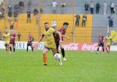 Foto de la galería: Con lluvia y uno menos en la cancha, Crucero festejó en casa