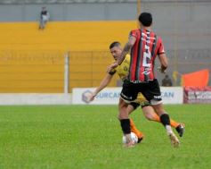 Foto de la galería: Con lluvia y uno menos en la cancha, Crucero festejó en casa