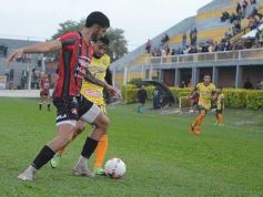 Foto de la galería: Con lluvia y uno menos en la cancha, Crucero festejó en casa