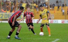 Foto de la galería: Con lluvia y uno menos en la cancha, Crucero festejó en casa