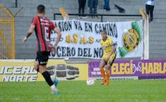 Foto de la galería: Con lluvia y uno menos en la cancha, Crucero festejó en casa