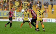 Foto de la galería: Con lluvia y uno menos en la cancha, Crucero festejó en casa
