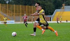 Foto de la galería: Con lluvia y uno menos en la cancha, Crucero festejó en casa