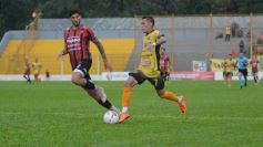 Foto de la galería: Con lluvia y uno menos en la cancha, Crucero festejó en casa