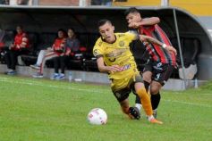 Foto de la galería: Con lluvia y uno menos en la cancha, Crucero festejó en casa