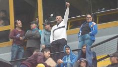 Foto de la galería: Con lluvia y uno menos en la cancha, Crucero festejó en casa