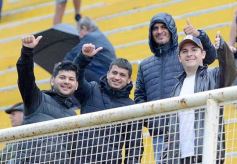 Foto de la galería: Con lluvia y uno menos en la cancha, Crucero festejó en casa
