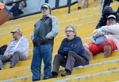 Foto de la galería: Con lluvia y uno menos en la cancha, Crucero festejó en casa