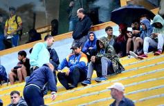 Foto de la galería: Con lluvia y uno menos en la cancha, Crucero festejó en casa
