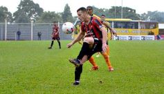 Foto de la galería: Con lluvia y uno menos en la cancha, Crucero festejó en casa