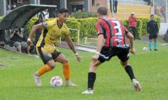 Foto de la galería: Con lluvia y uno menos en la cancha, Crucero festejó en casa