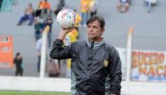 Foto de la galería: Con lluvia y uno menos en la cancha, Crucero festejó en casa