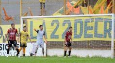 Foto de la galería: Con lluvia y uno menos en la cancha, Crucero festejó en casa