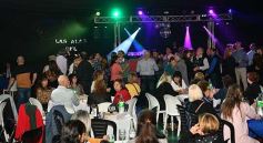 Foto de la galería: Noche Retro con Las Alas del Halcón en el Club Sarmiento