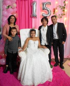 Foto de la galería: La noche soñada en los 15 años de Melisa Daniela Reyes