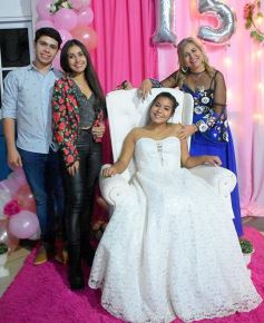 Foto de la galería: La noche soñada en los 15 años de Melisa Daniela Reyes