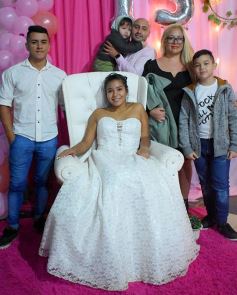 Foto de la galería: La noche soñada en los 15 años de Melisa Daniela Reyes