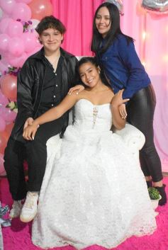 Foto de la galería: La noche soñada en los 15 años de Melisa Daniela Reyes