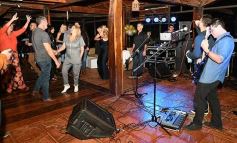 Foto de la galería: Noche de diversión en familia y con amigos en el cumple del empresario Claudio Wipplinger