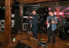 Foto de la galería: Noche de diversión en familia y con amigos en el cumple del empresario Claudio Wipplinger