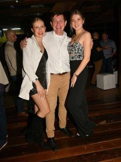Foto de la galería: Noche de diversión en familia y con amigos en el cumple del empresario Claudio Wipplinger