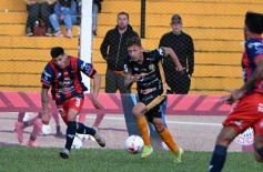 Foto de la galería: Con un empate de local Crucero se mantiene cerca de la punta en el Federal A